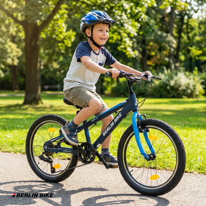 Berlin Bike Grizz Kinderfahrrad 20 Zoll, Blau lifestyle junge faehrt fahrrad im park 1080x1080