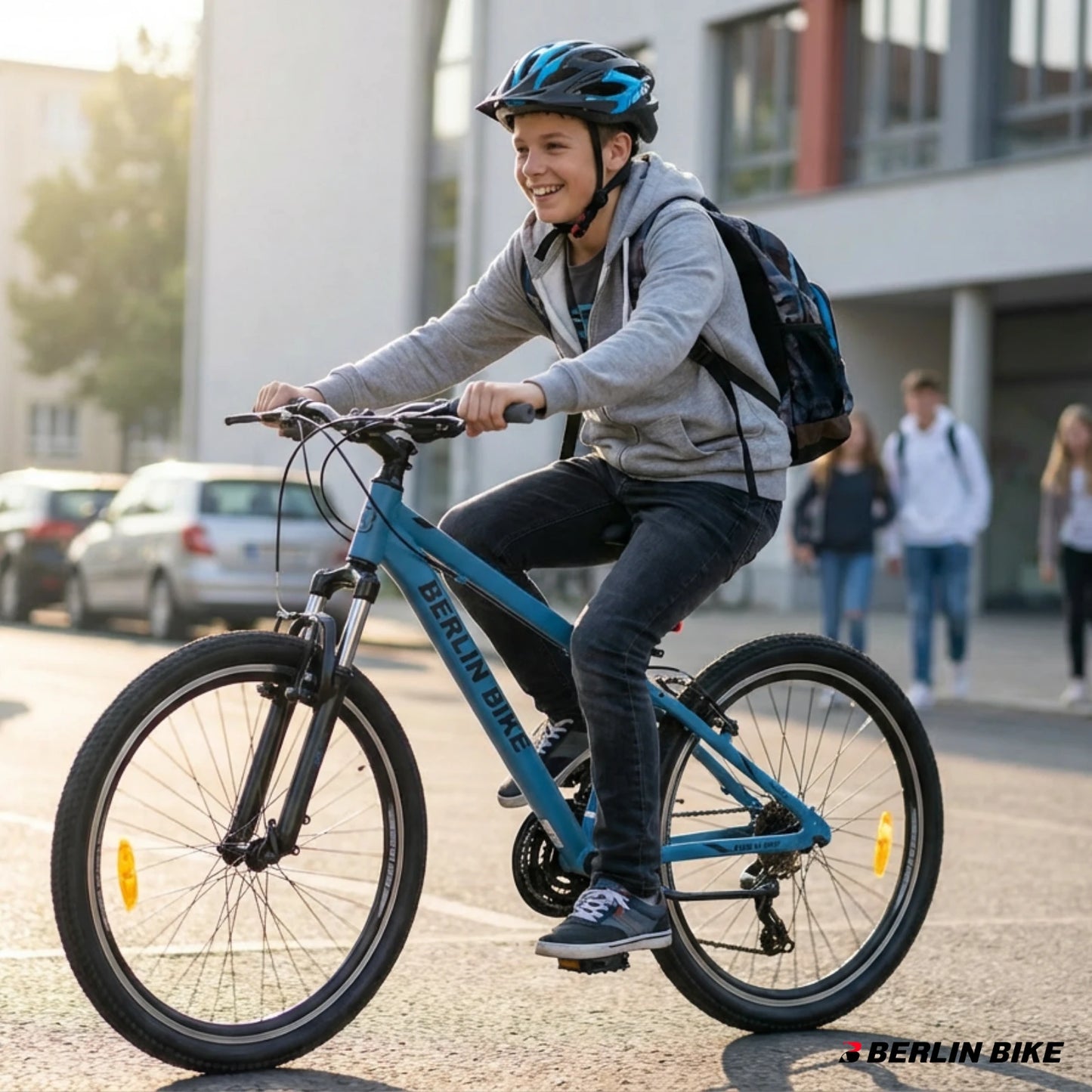 Berlin Bike MTB1 Youth Mountain Bike 24 Inch, Zoll blau lifestyle junge geht zur schule 1080x1080